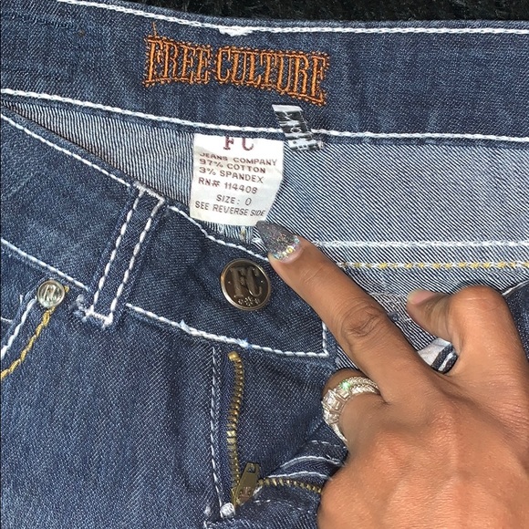 Jeans - Picture 4 of 5